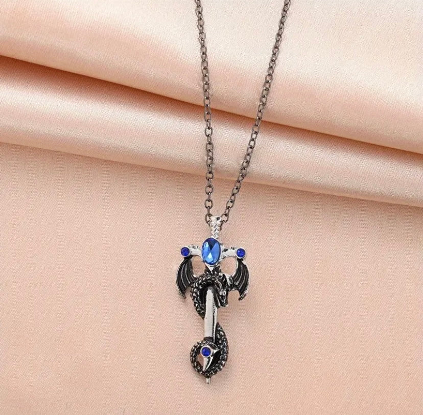 COLLAR CRUZ DE DRAGON PIEDRA