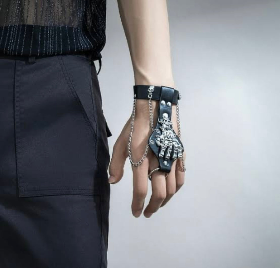 PULSERA CON ANILLO GOTIC