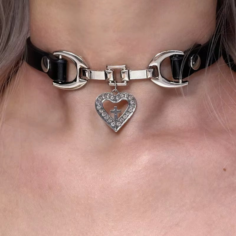 CHOKER DARK CORAZÓN