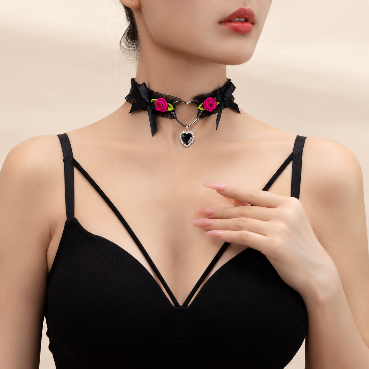 CHOKER DE TELA ROSAS CORAZÓN