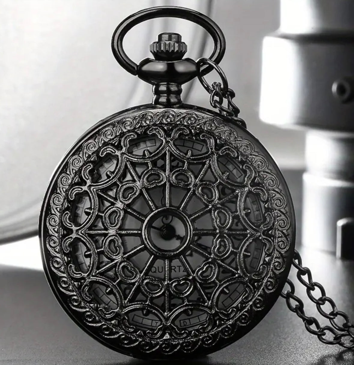 COLLAR DE RELOJ NEGRO