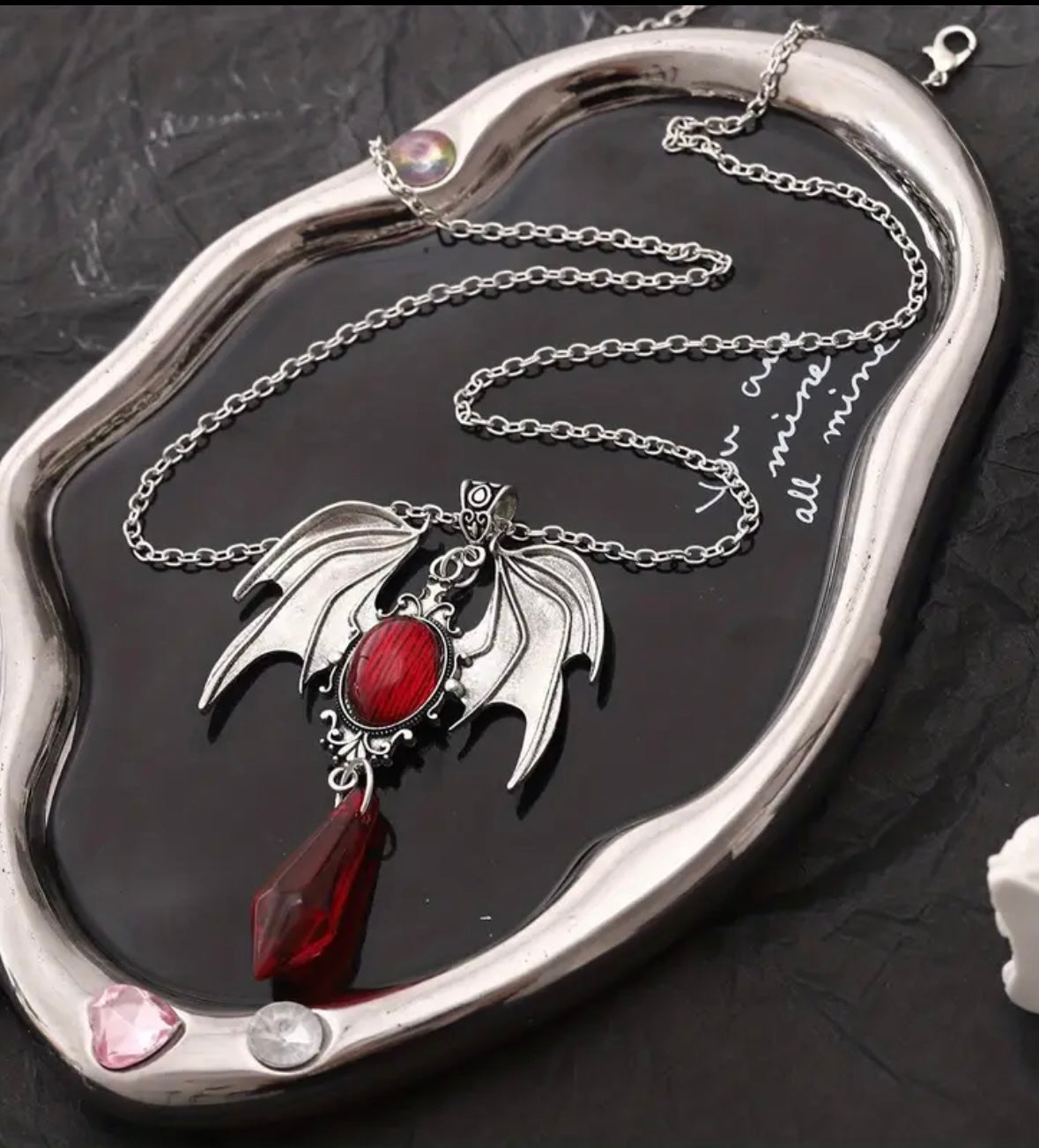 COLLAR MURCIÉLAGO PERLAS ROJAS