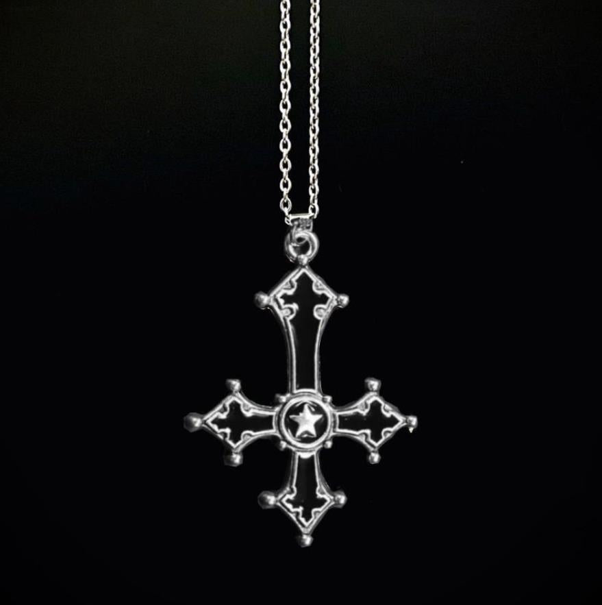 COLLAR CRUZ INVERTIDA