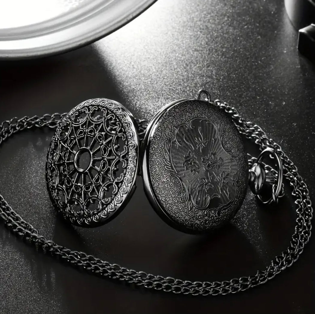 COLLAR DE RELOJ NEGRO