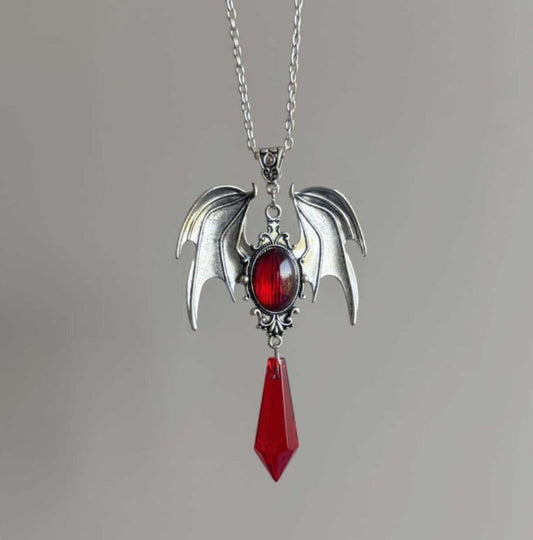 COLLAR MURCIÉLAGO PERLAS ROJAS