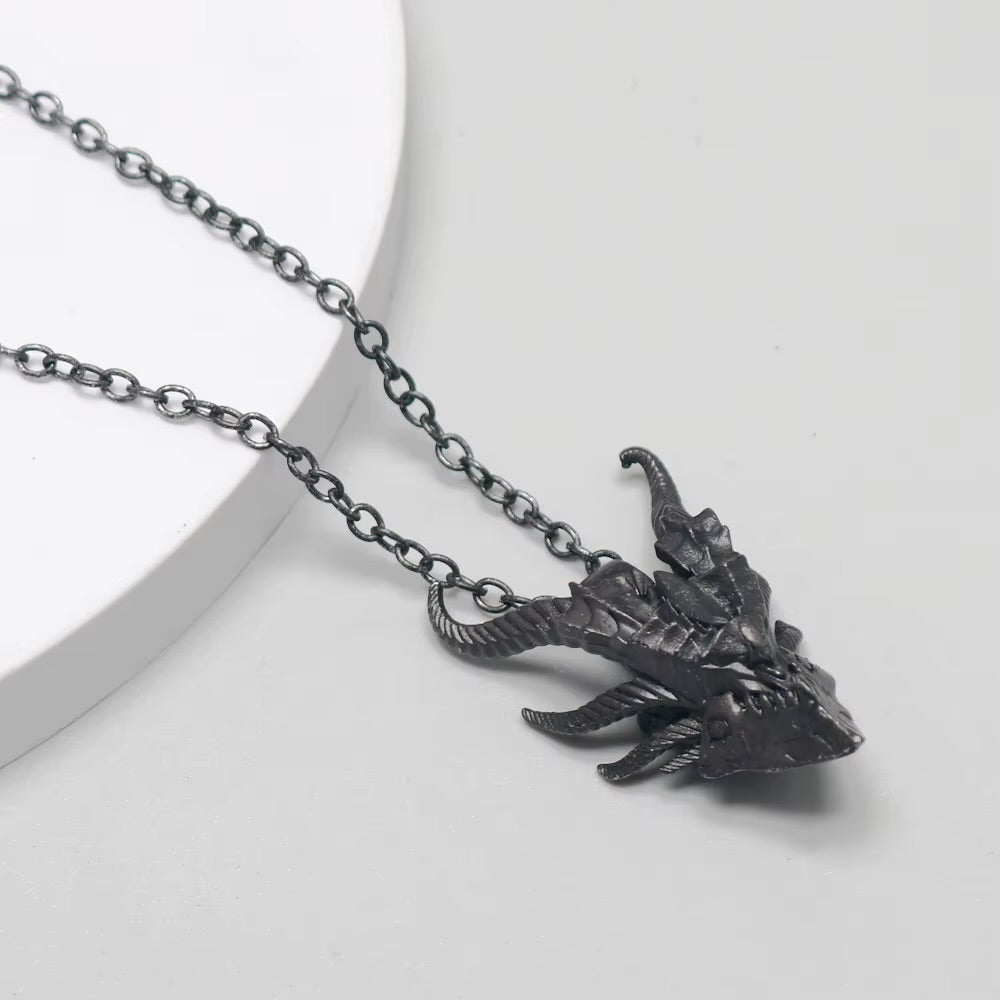 COLLAR DRAGÓN HUESO