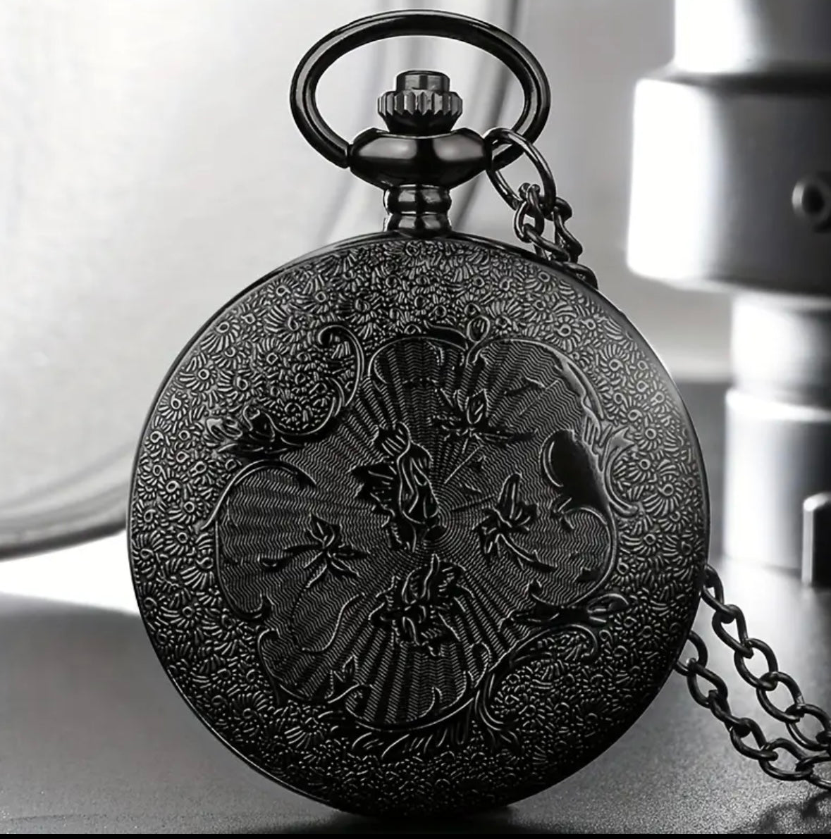 COLLAR DE RELOJ NEGRO