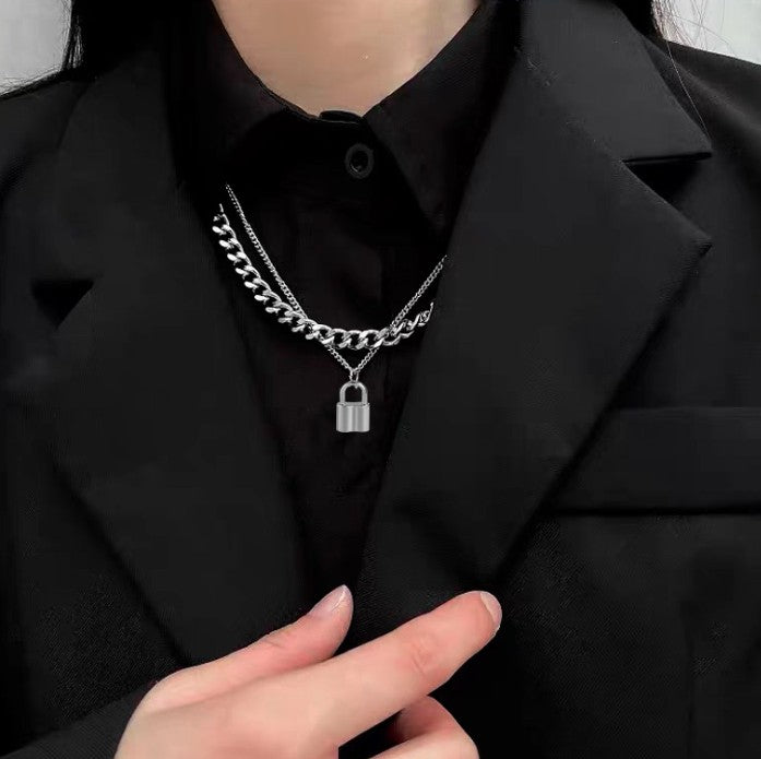 COLLAR DOBLE CADENA CANDADO