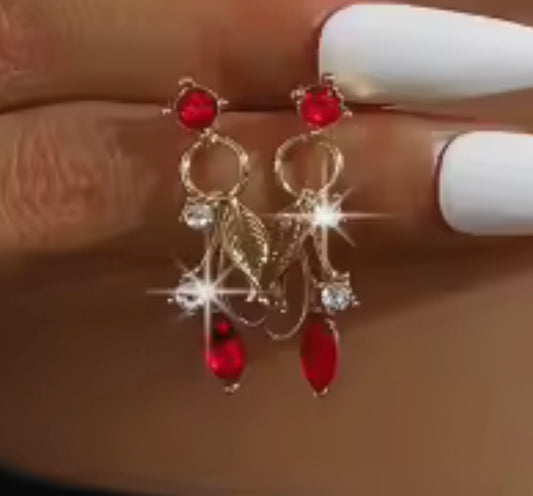 ARETES RUBY TEARS
