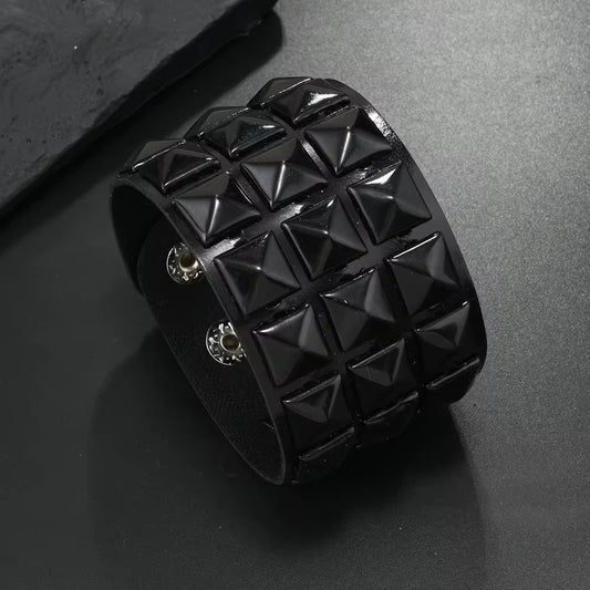 PULSERA BLACK PYRAMID