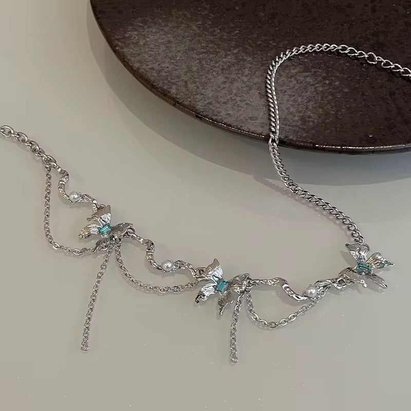 COLLAR TRIPLE MARIPOSA