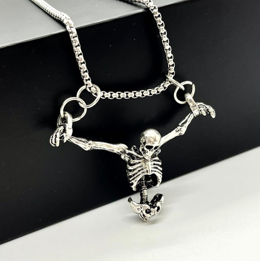 COLLAR CALAVERA ENCADENADA