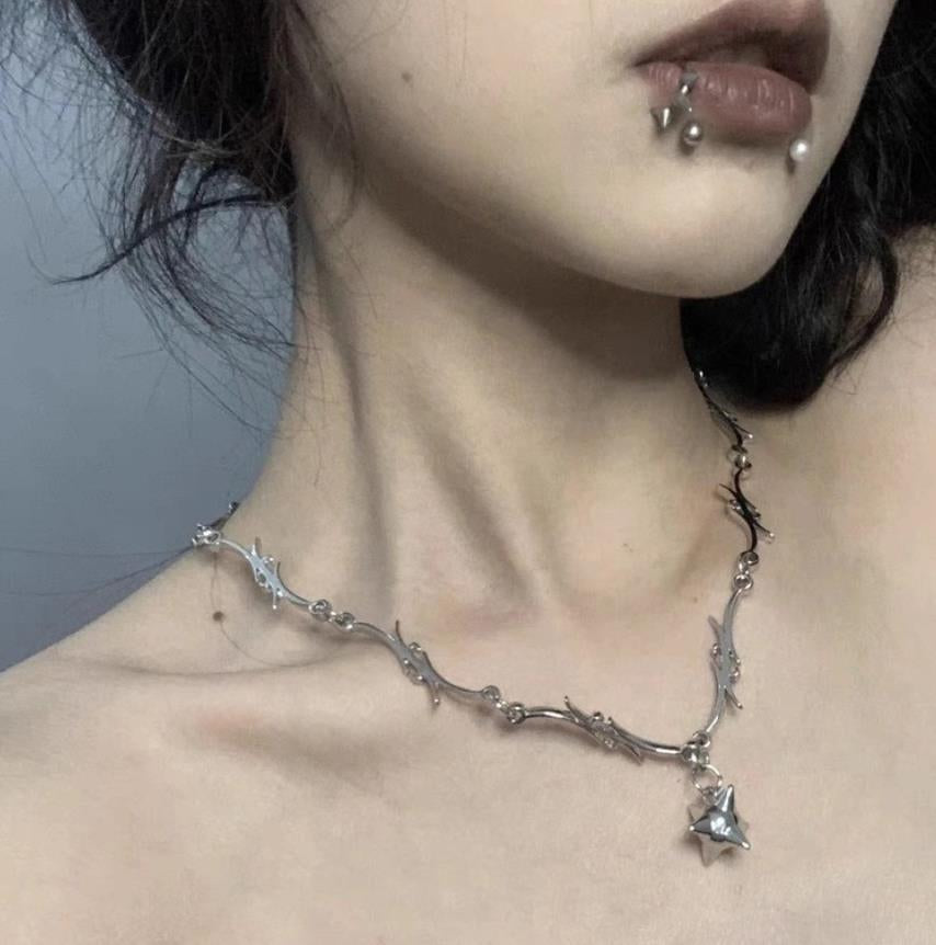 COLLAR ESPINAS PUNK