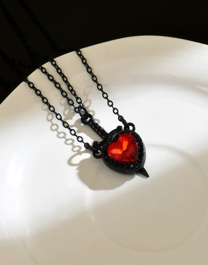 COLLAR ESPADA Y CORAZÓN