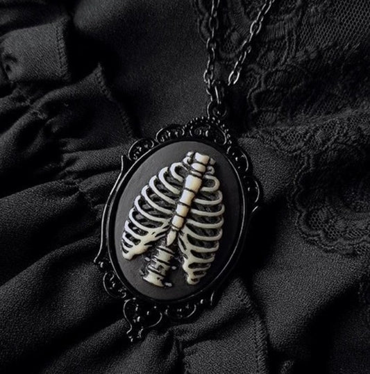 COLLAR ESQUELETO