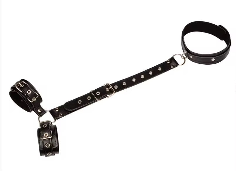 COLLAR BONDAGE CON ESPOSAS