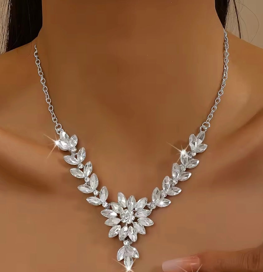 COLLAR CRYSTAL FLOWER
