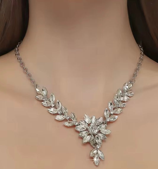 COLLAR CRYSTAL FLOWER