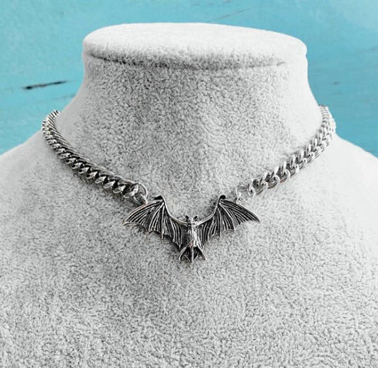 COLLAR MURCIÉLAGO