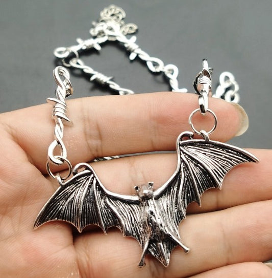 COLLAR MURCIÉLAGO PÚAS