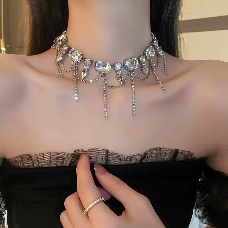 COLLAR DIAMANTES BLANCAS