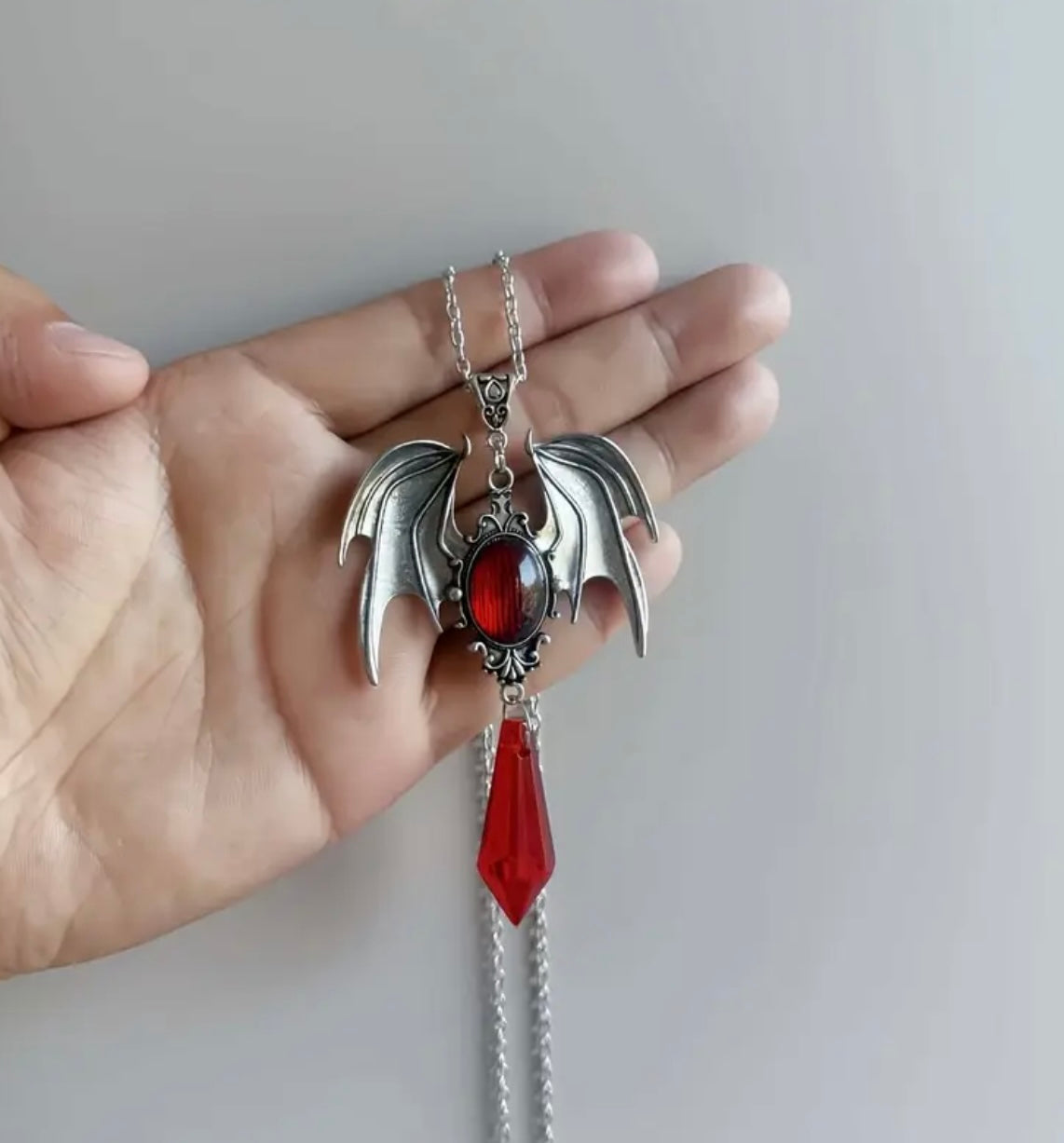 COLLAR MURCIÉLAGO PERLAS ROJAS