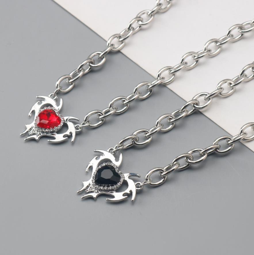 COLLAR CORAZÓN ALAS