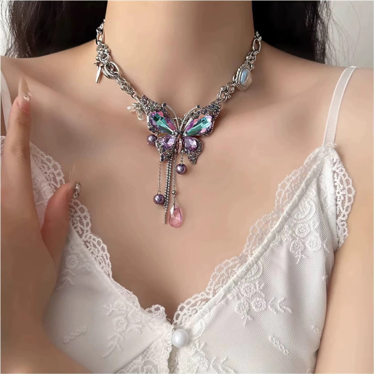 COLLAR MARIPOSA MORADO PERLAS