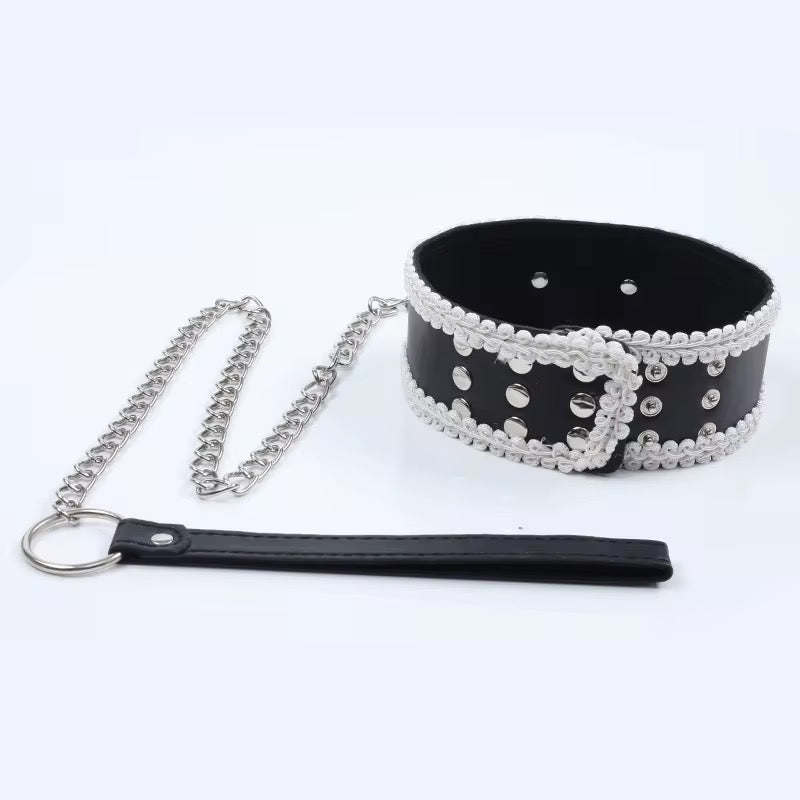 COLLAR CON CORREA ENCAJE